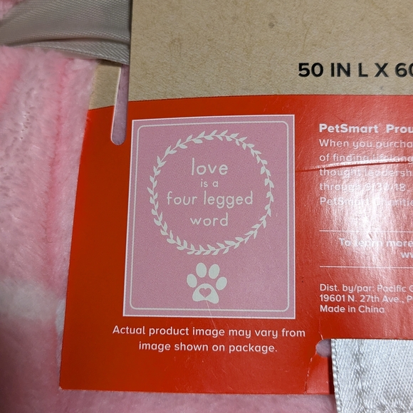 PetSmart Pink Ultra-Soft Microplush & Sherpa Blanket - Picture 3 of 4